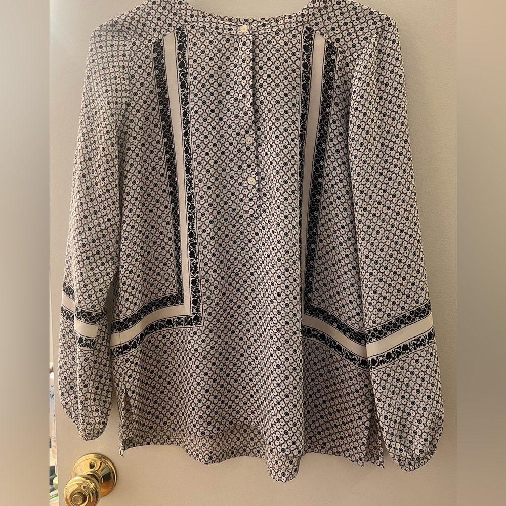 XS Loft women’s button front blouse.